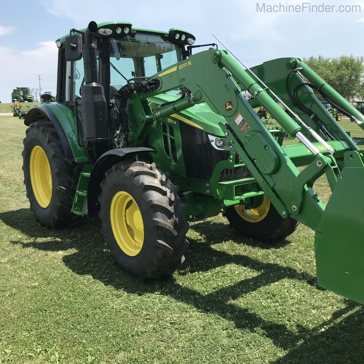 2020 John Deere 6110M Image 5