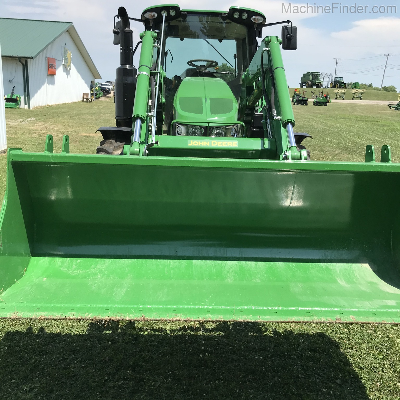 2020 John Deere 6110M Image 4