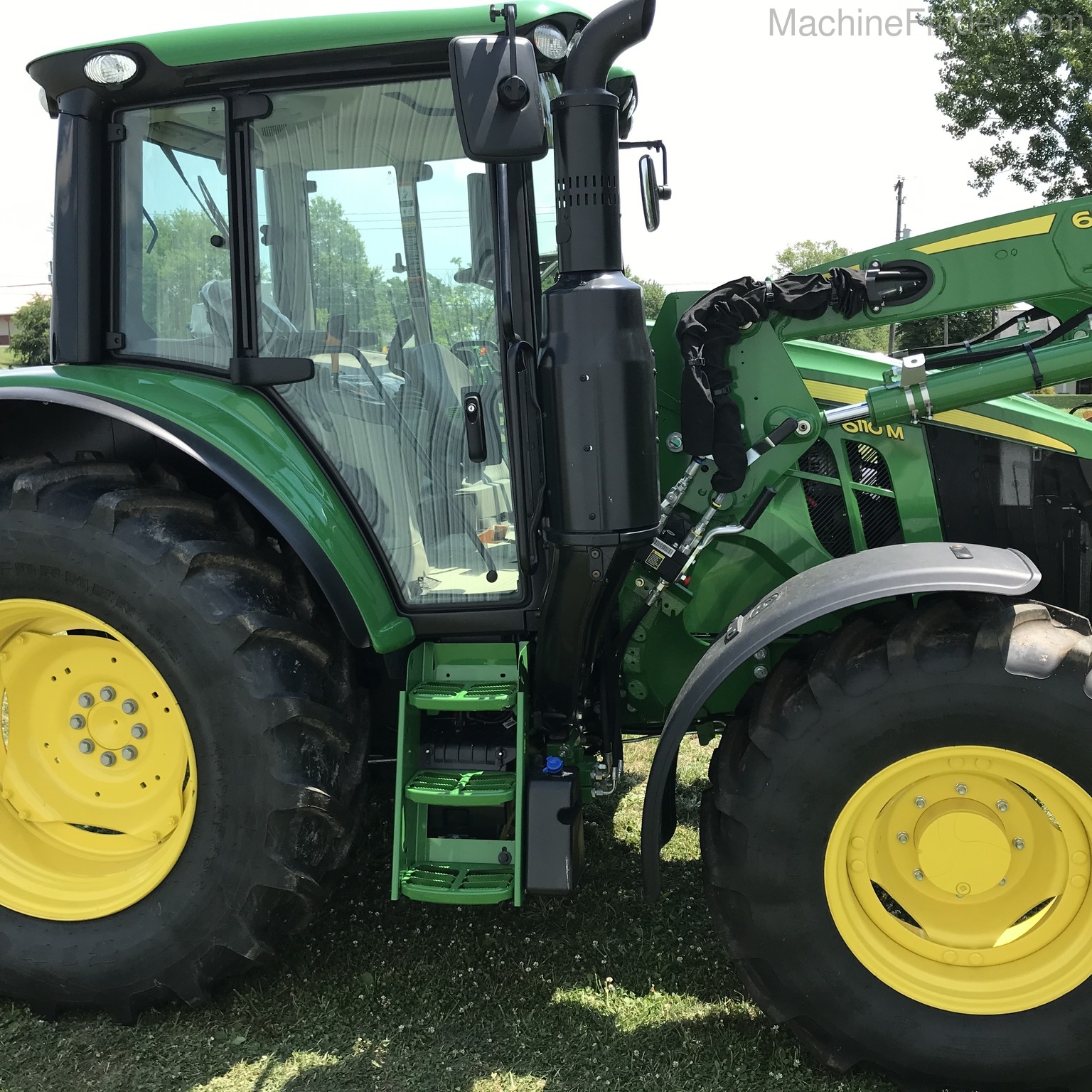 2020 John Deere 6110M Image 6