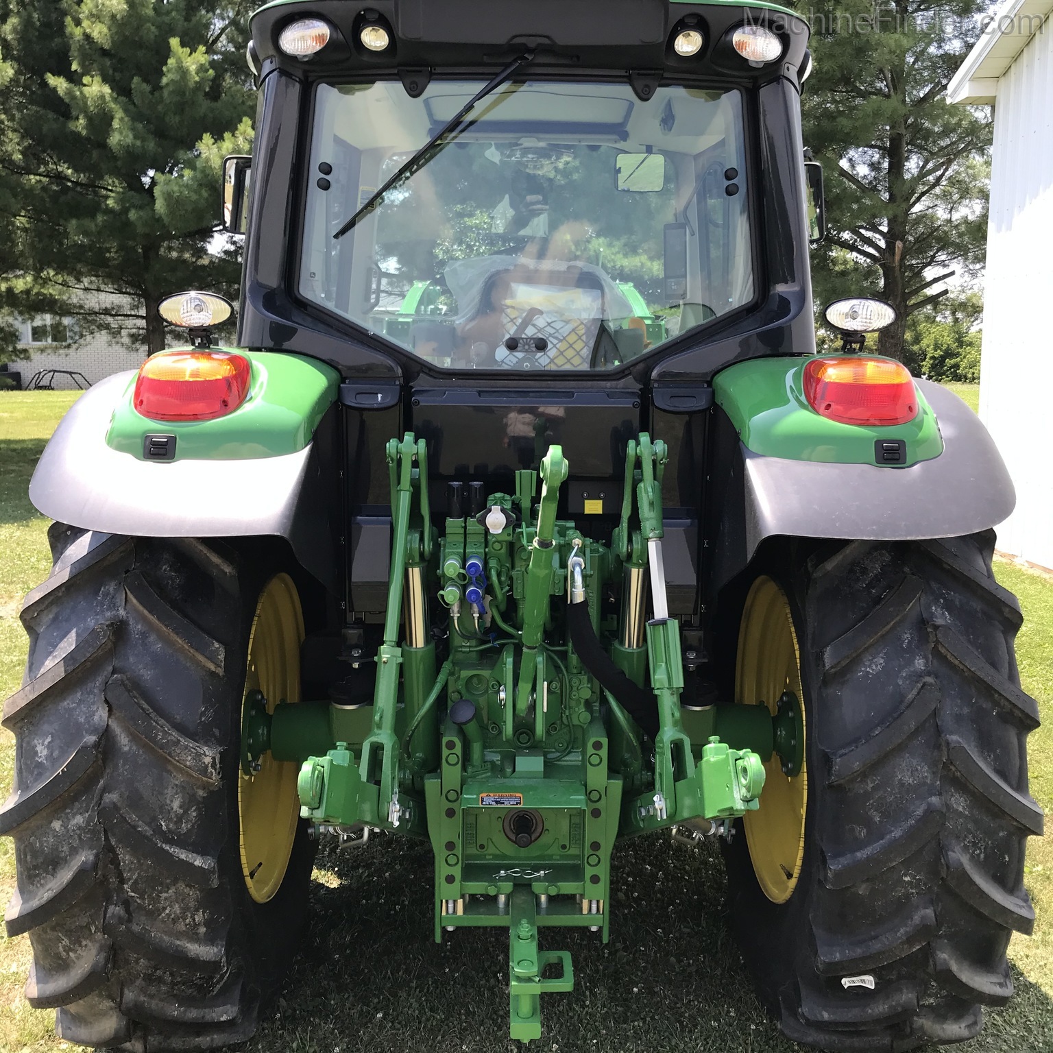 2020 John Deere 6110M Image 7