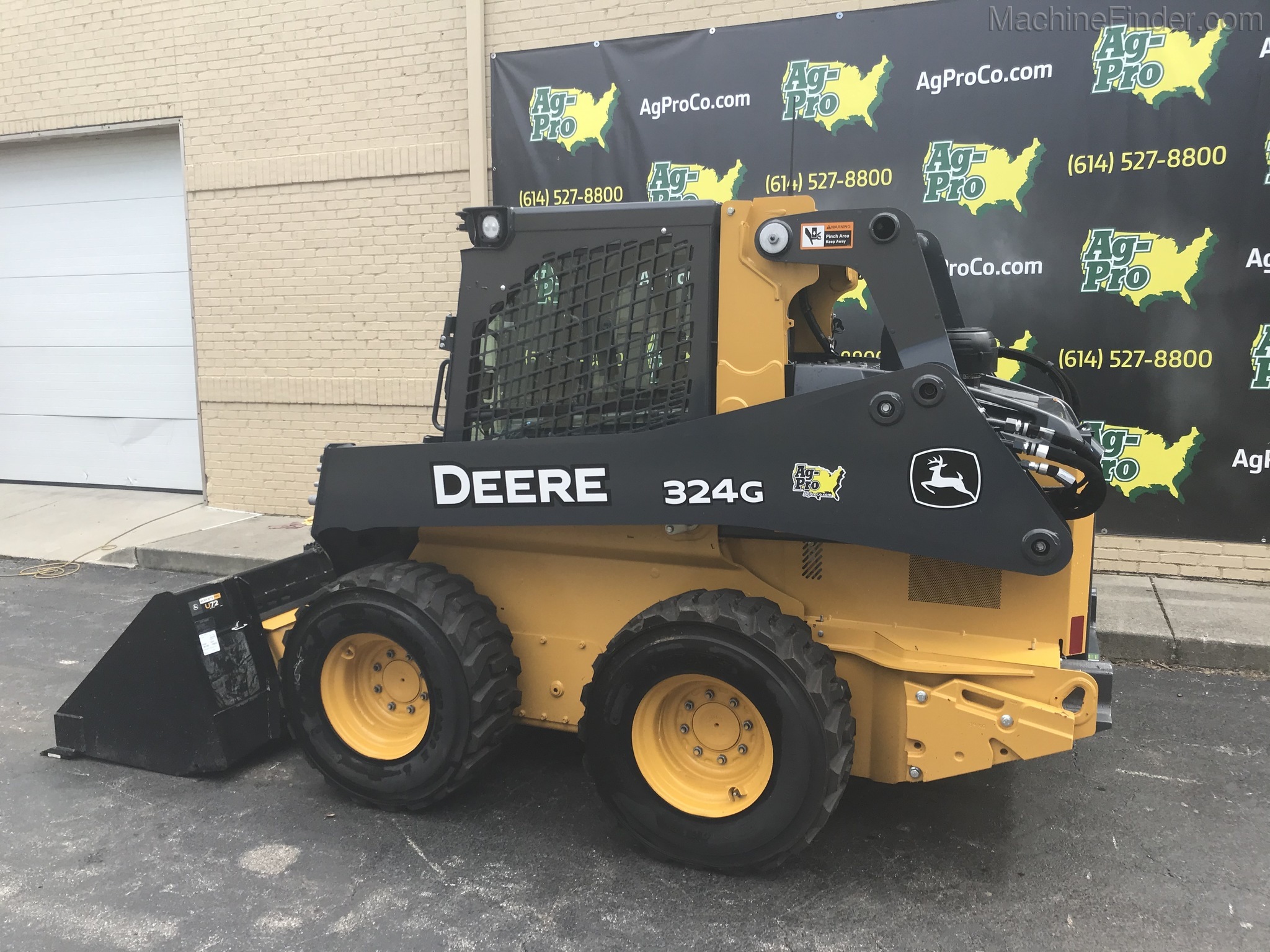 2019 John Deere 324G Image 2