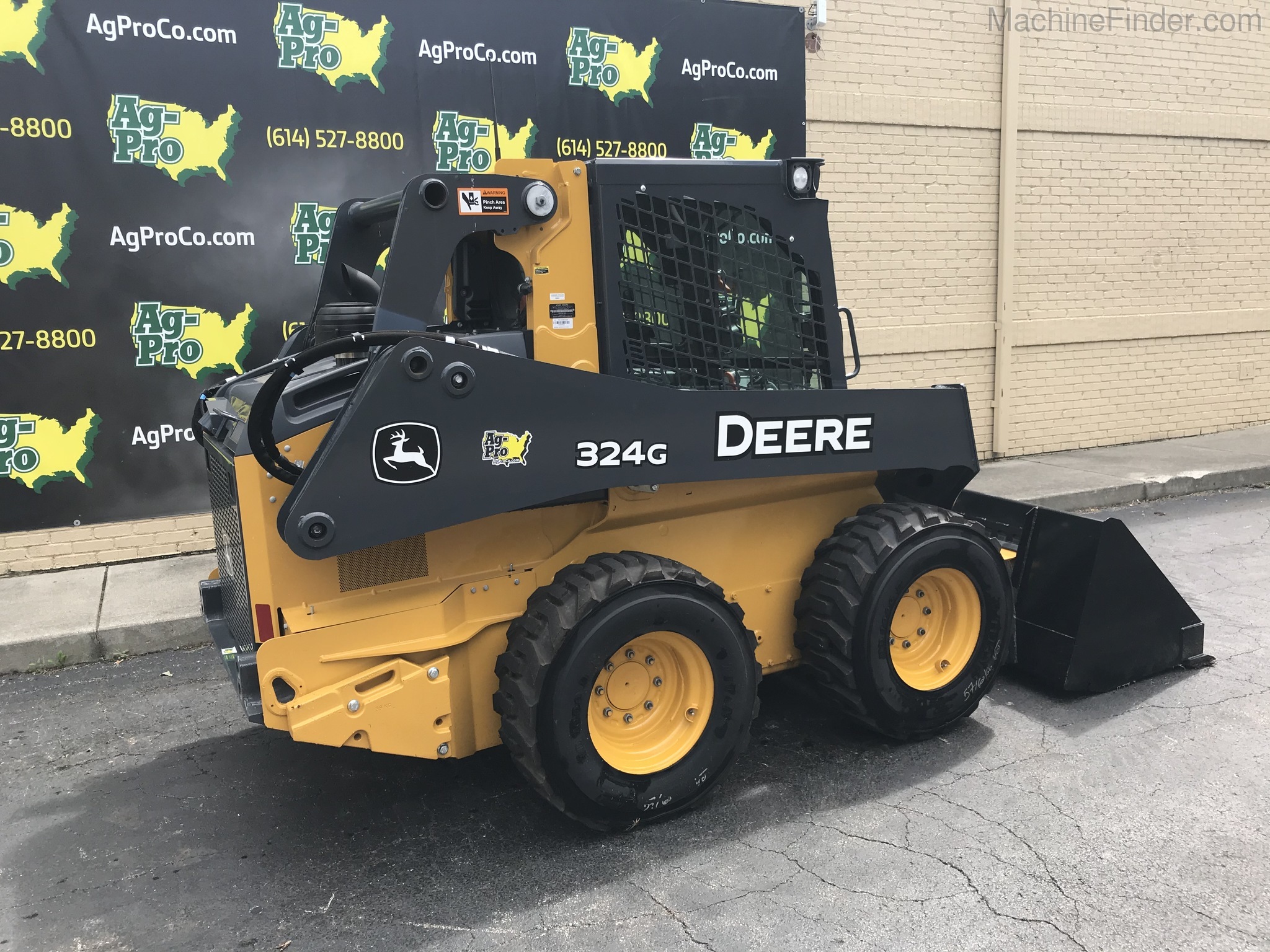 2019 John Deere 324G Image 3