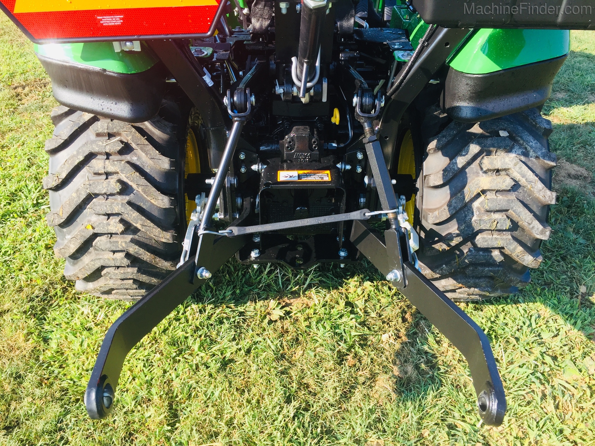 2020 John Deere 1025R Image 6