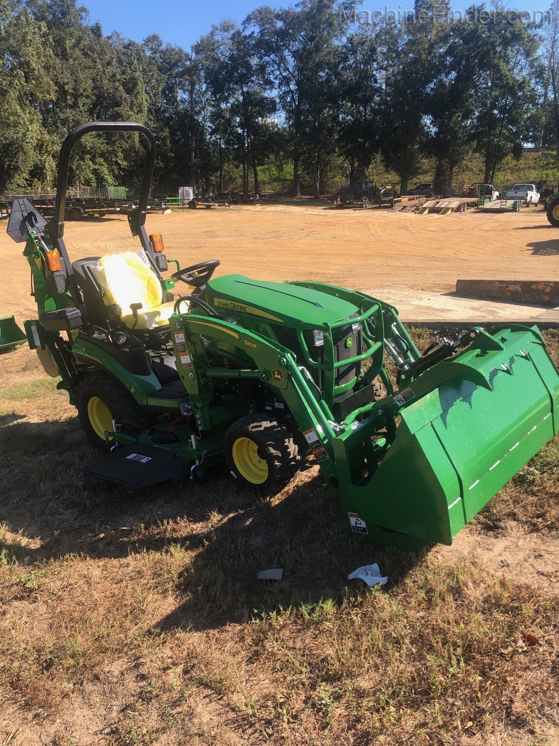 2020 John Deere 1025R TLB BELLY MOWER GRAPPLE Image 3