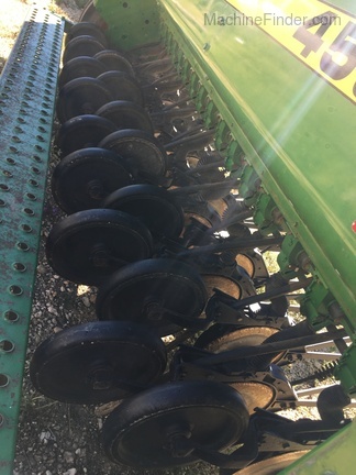 John Deere 450 Image 4