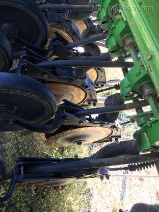 John Deere 450 Image 6