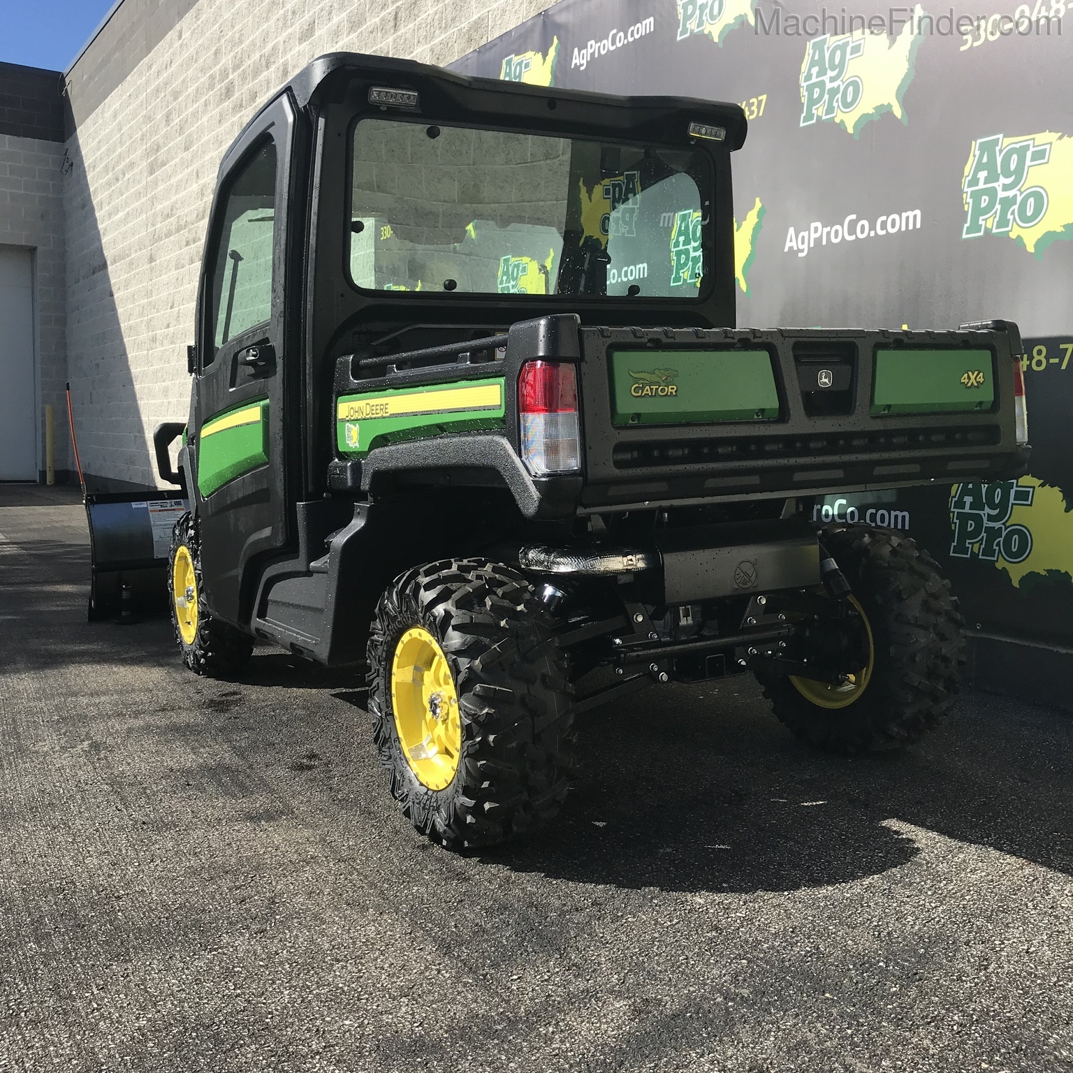 2021 John Deere 835M HVAC Image 2