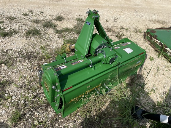 John Deere 647T Image 3