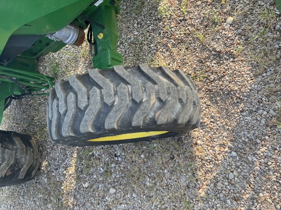 2019 John Deere 4044M Image 4