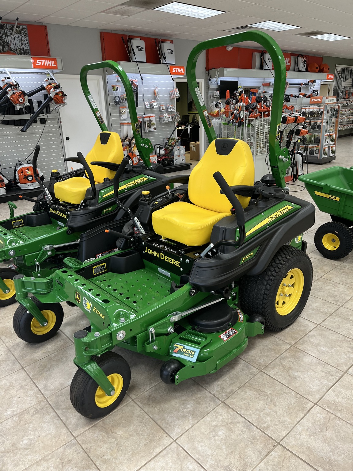 2025 John Deere Z920M Image 1