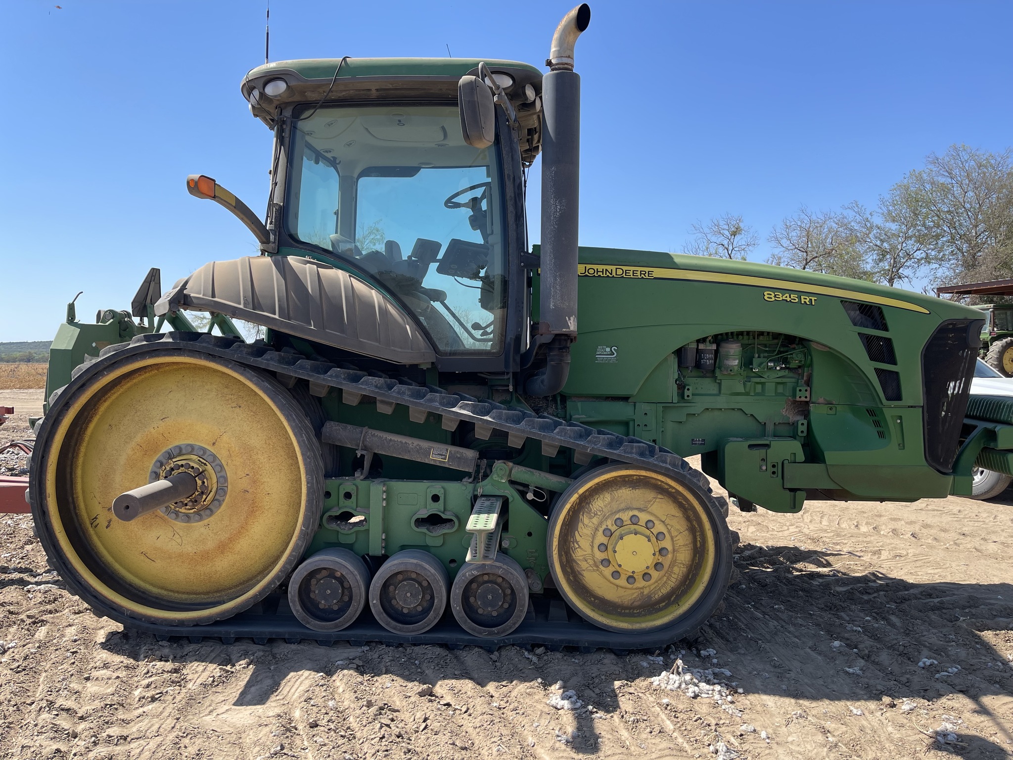 2010 John Deere 8345RT 2010 Track Tractors Castroville, TX