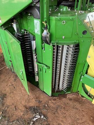 2021 John Deere CP690 Photo 2