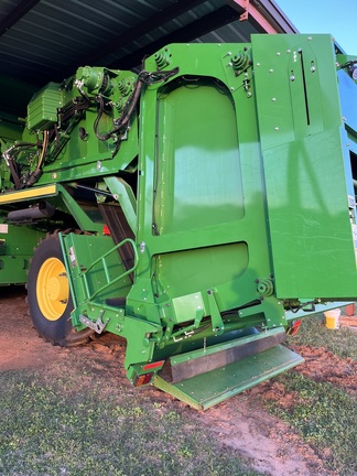 2021 John Deere CP690 Photo 6