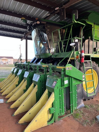 2021 John Deere CP690 Photo 8