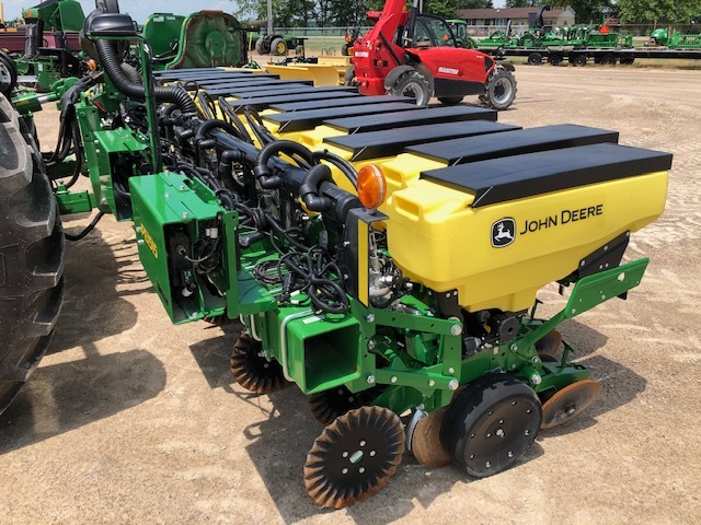2023 John Deere 1730 Planters: Integral