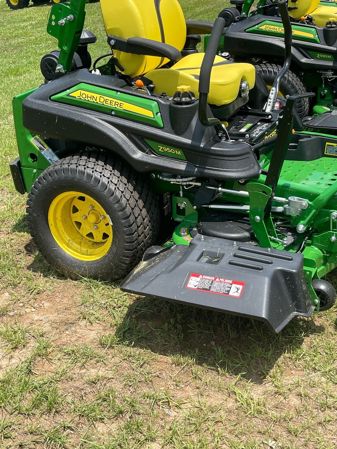 2025 John Deere Z950M Image 1