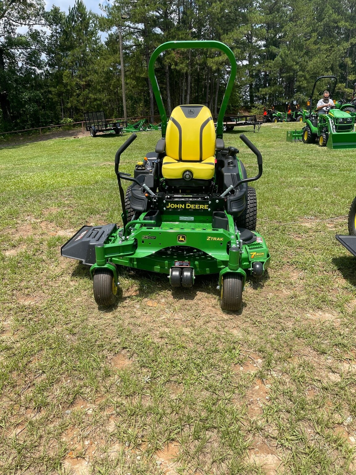 2025 John Deere Z950M Image 2