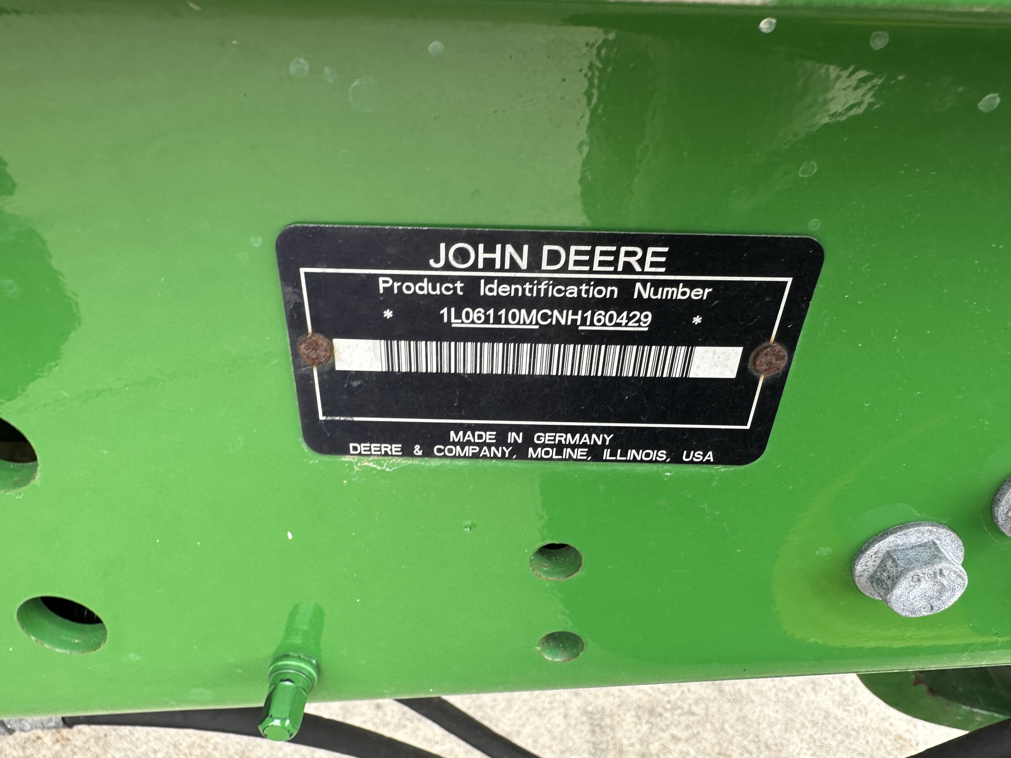 2022 John Deere 6110M Image 17