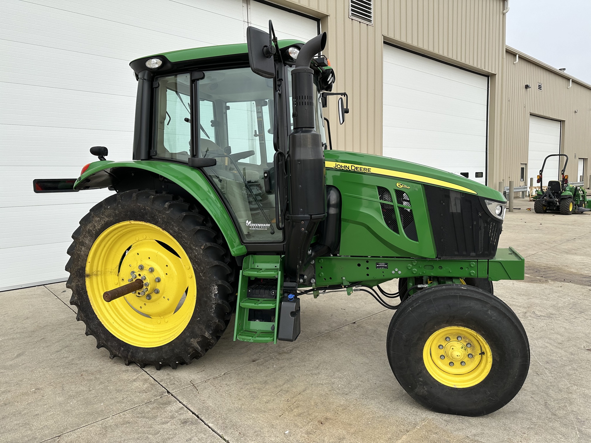 2022 John Deere 6110M Image 5