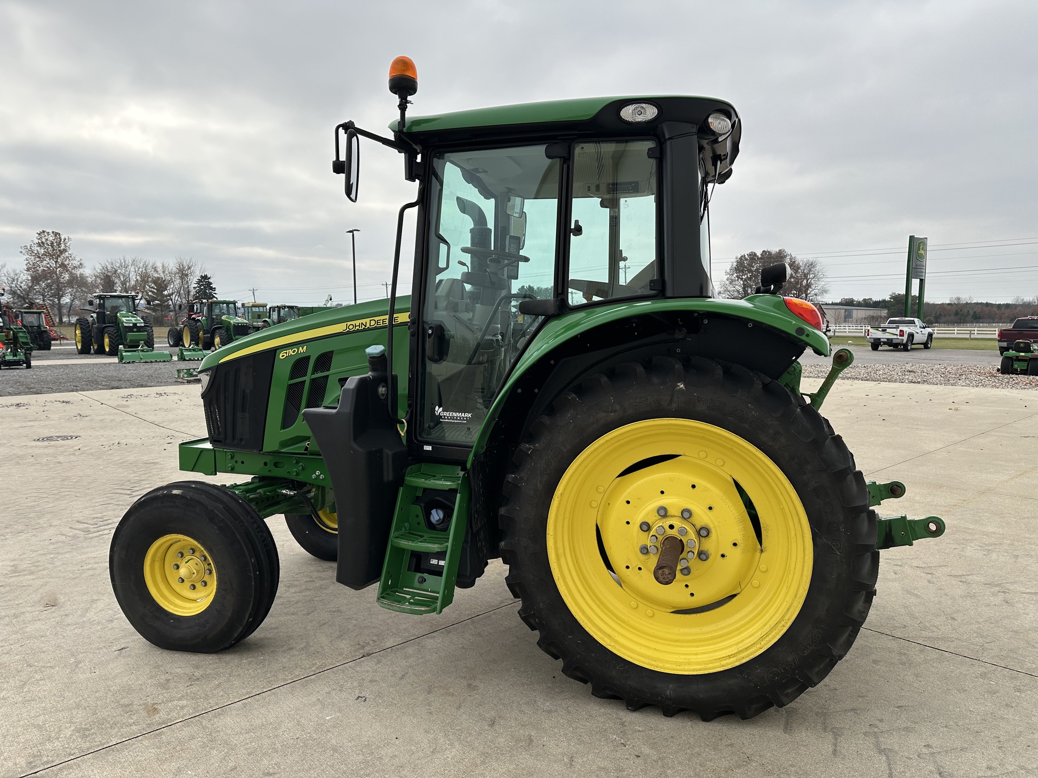 2022 John Deere 6110M Image 3