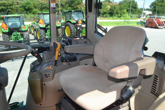 2022 John Deere 6145M Photo 6