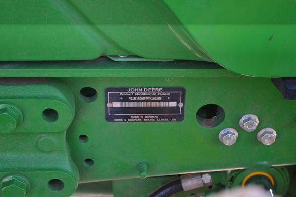 2022 John Deere 6145M Photo 9
