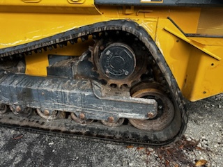 2020 John Deere 333G Image 6