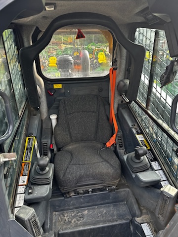 2020 John Deere 333G Image 7