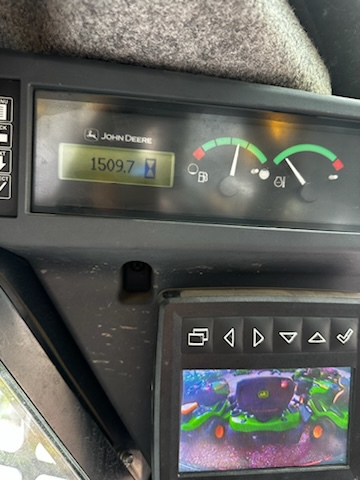 2020 John Deere 333G Image 8