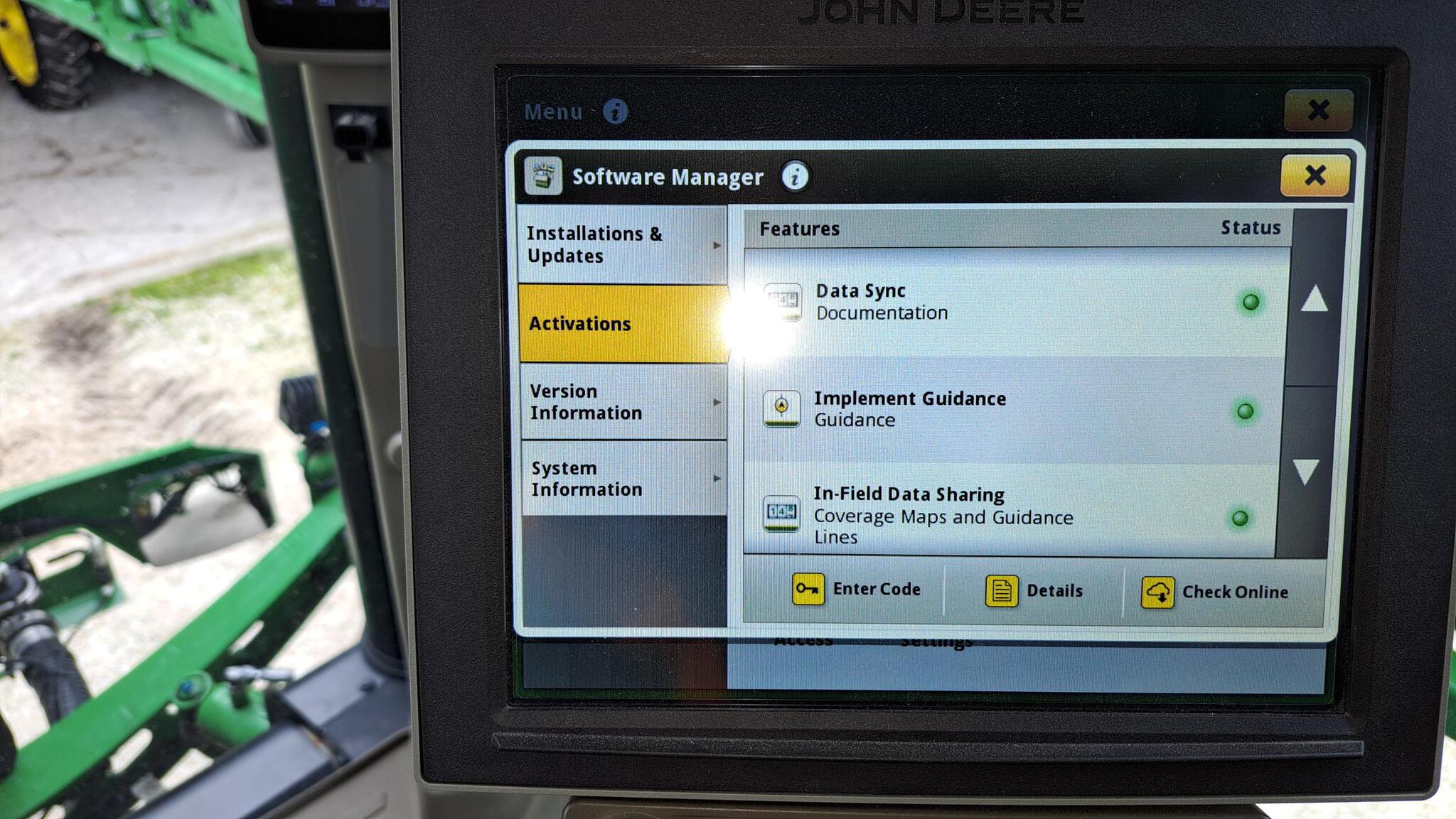  2022 John Deere 410R at Heritage Tractor in Galesburg, IL