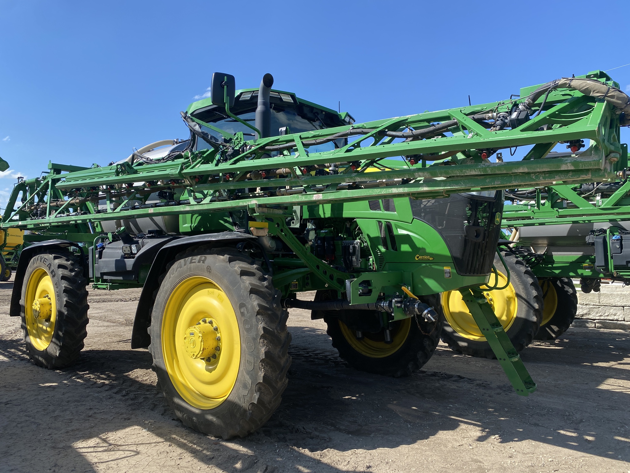 2023 John Deere 616R Image 3