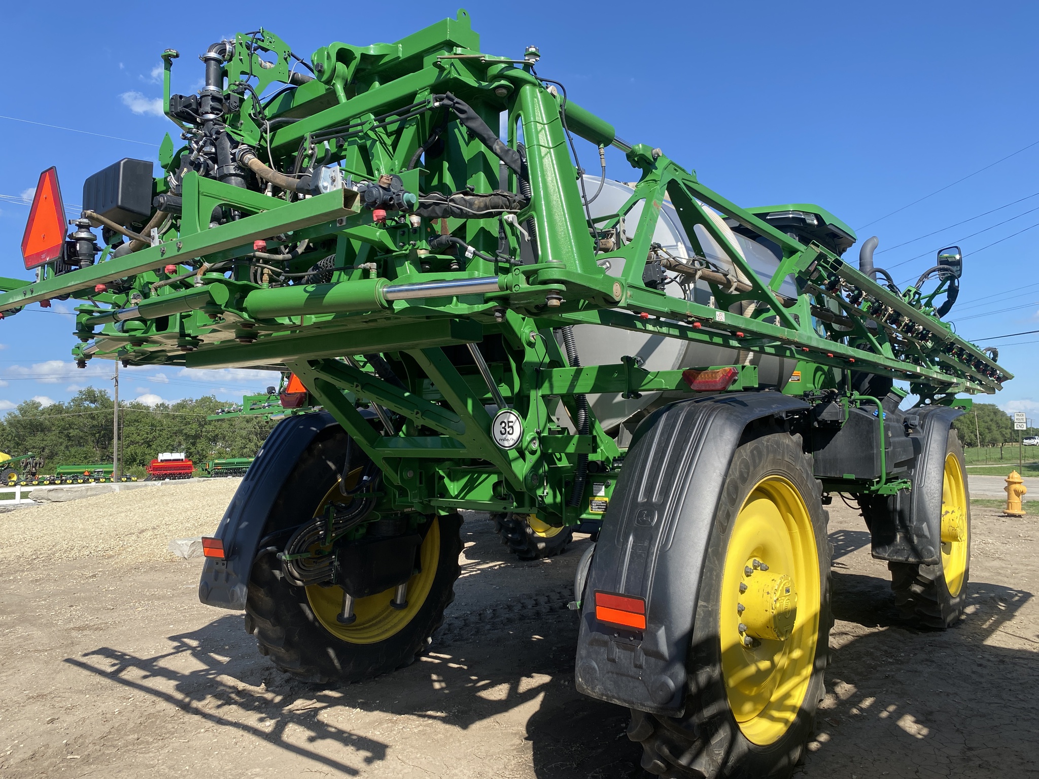 2023 John Deere 616R Image 5