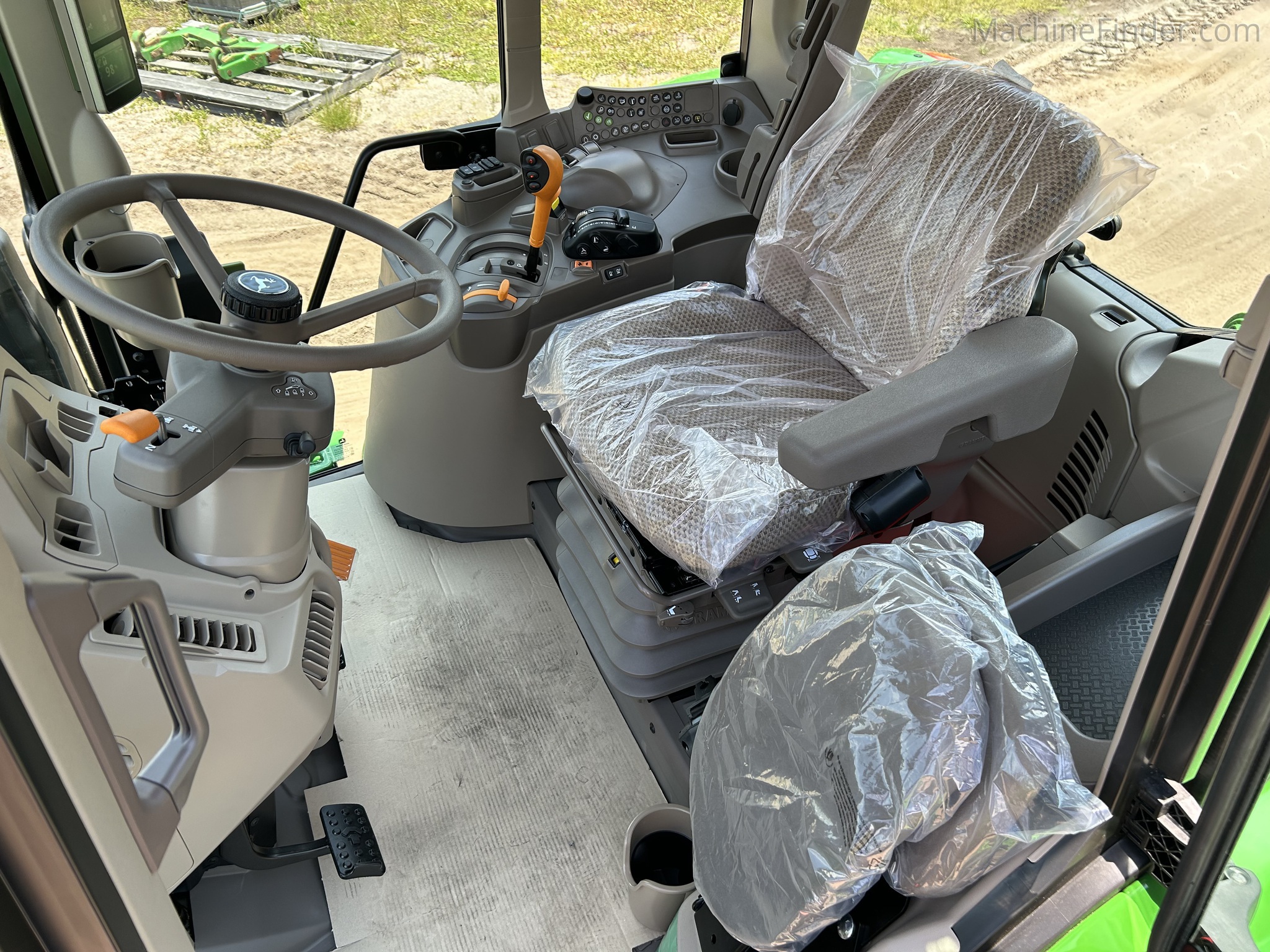 2024 John Deere 6130M Image 3