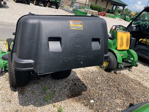 2023 John Deere X570 Photo 3