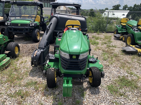 2023 John Deere X570 Photo 5