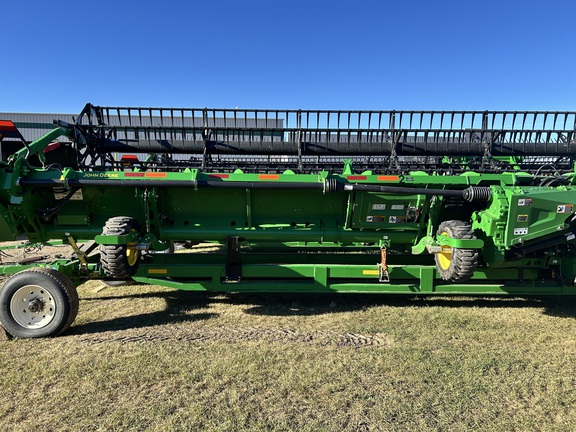 Used 2022 John Deere HD50R Combine Platforms at Horizon Ag & Turf in Westlock, AB - Photo4