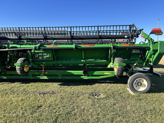 Used 2022 John Deere HD50R Combine Platforms at Horizon Ag & Turf in Westlock, AB - Photo5