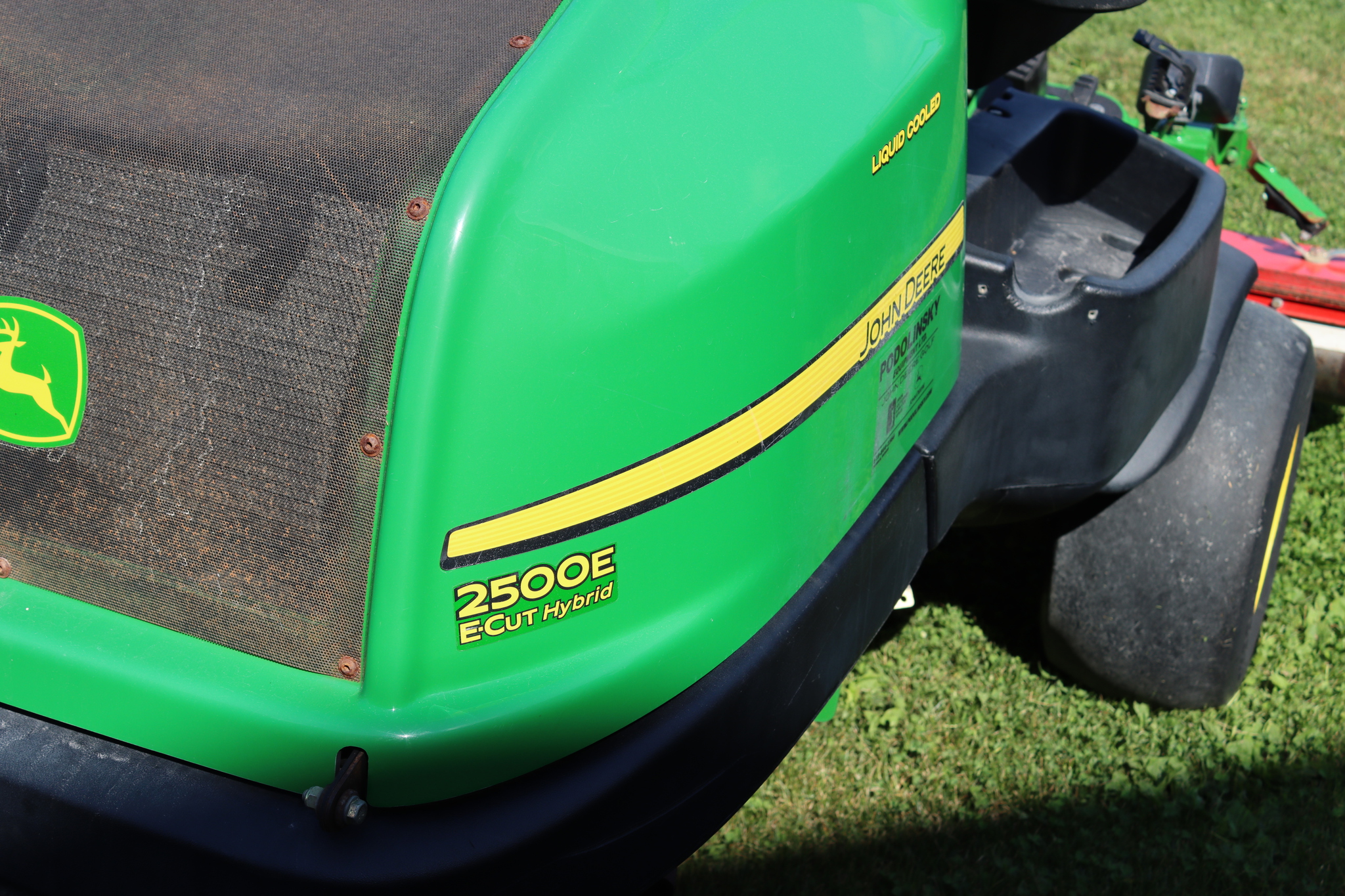 2012 John Deere 2500E Riding Greens Mowers