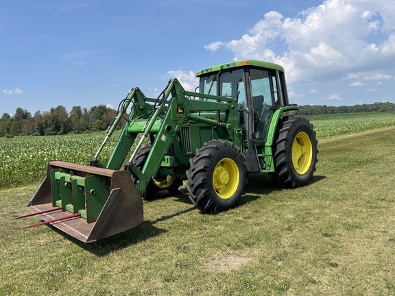 JOHN DEERE 6200 MFWD トラクター 1/16 ジョンディア 5667DO 1/16 John Deere 6200 MFWD Tractor with ROPS | Action Toys