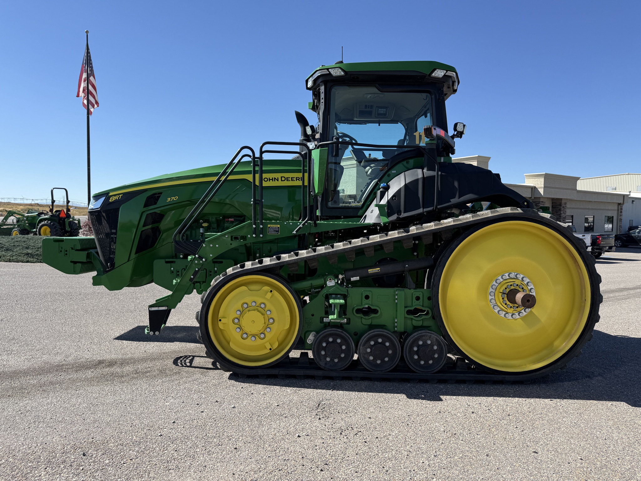 2022 John Deere 8RT 370 Image 2