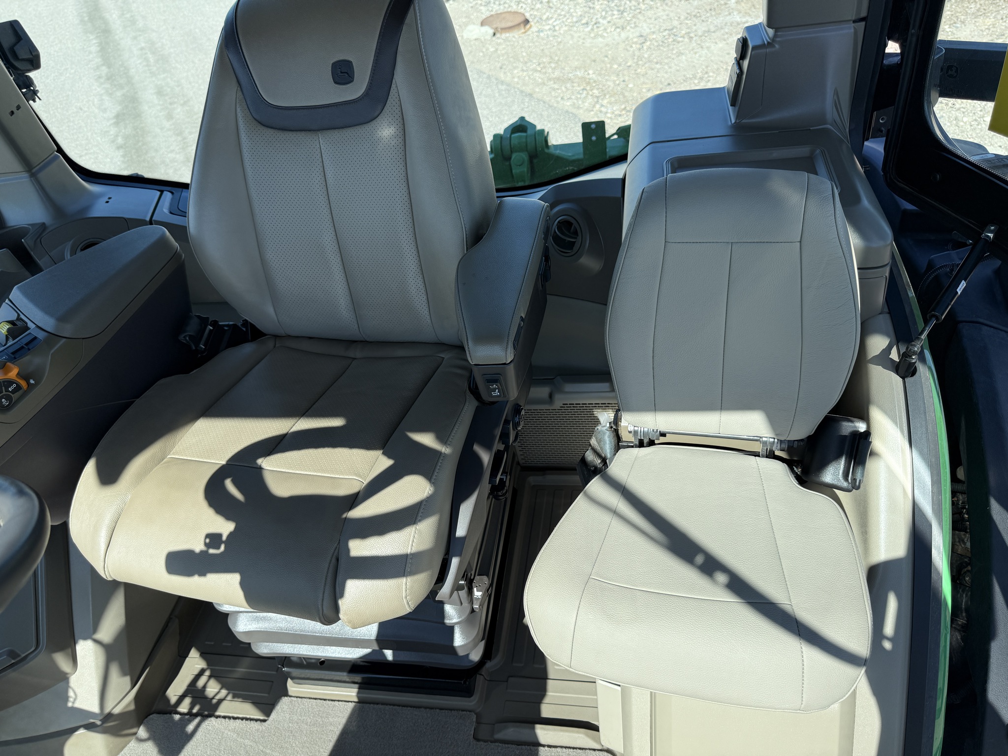 2022 John Deere 8RT 370 Image 13