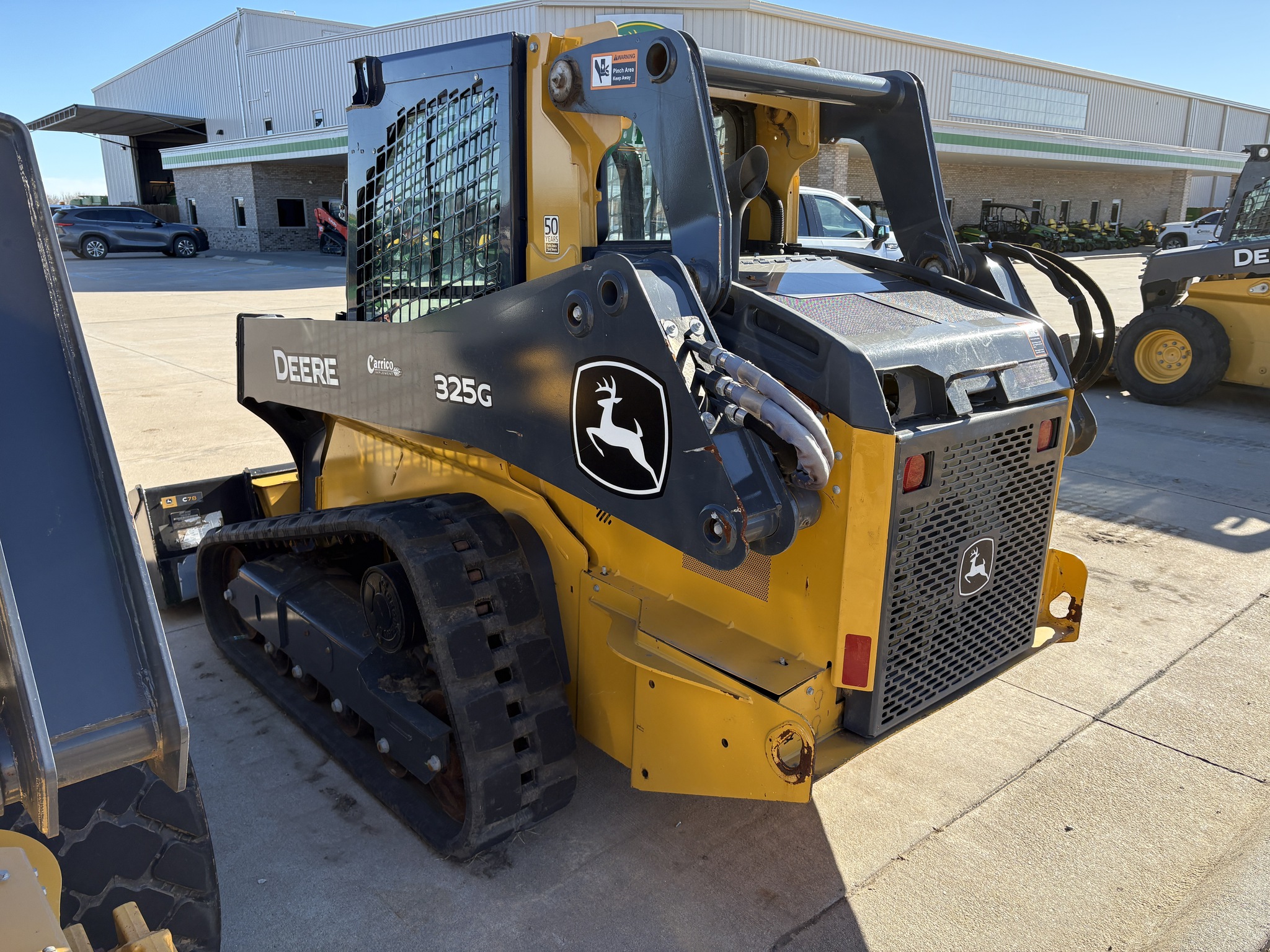 2020 John Deere 325G Image 4