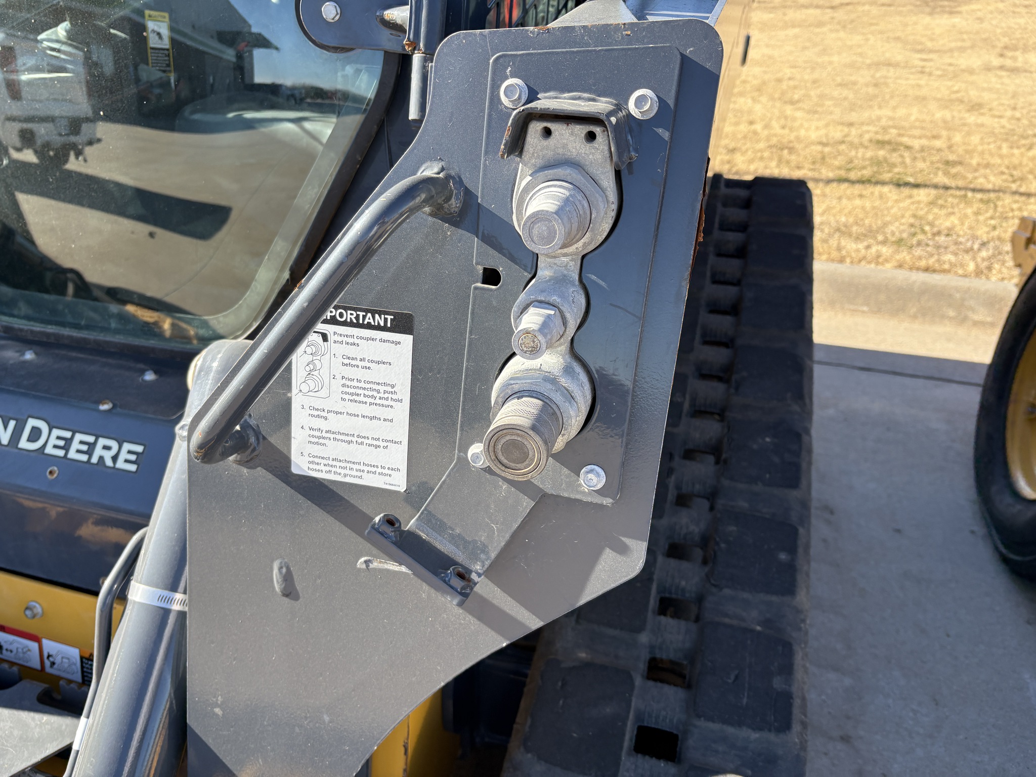 2020 John Deere 325G Image 6