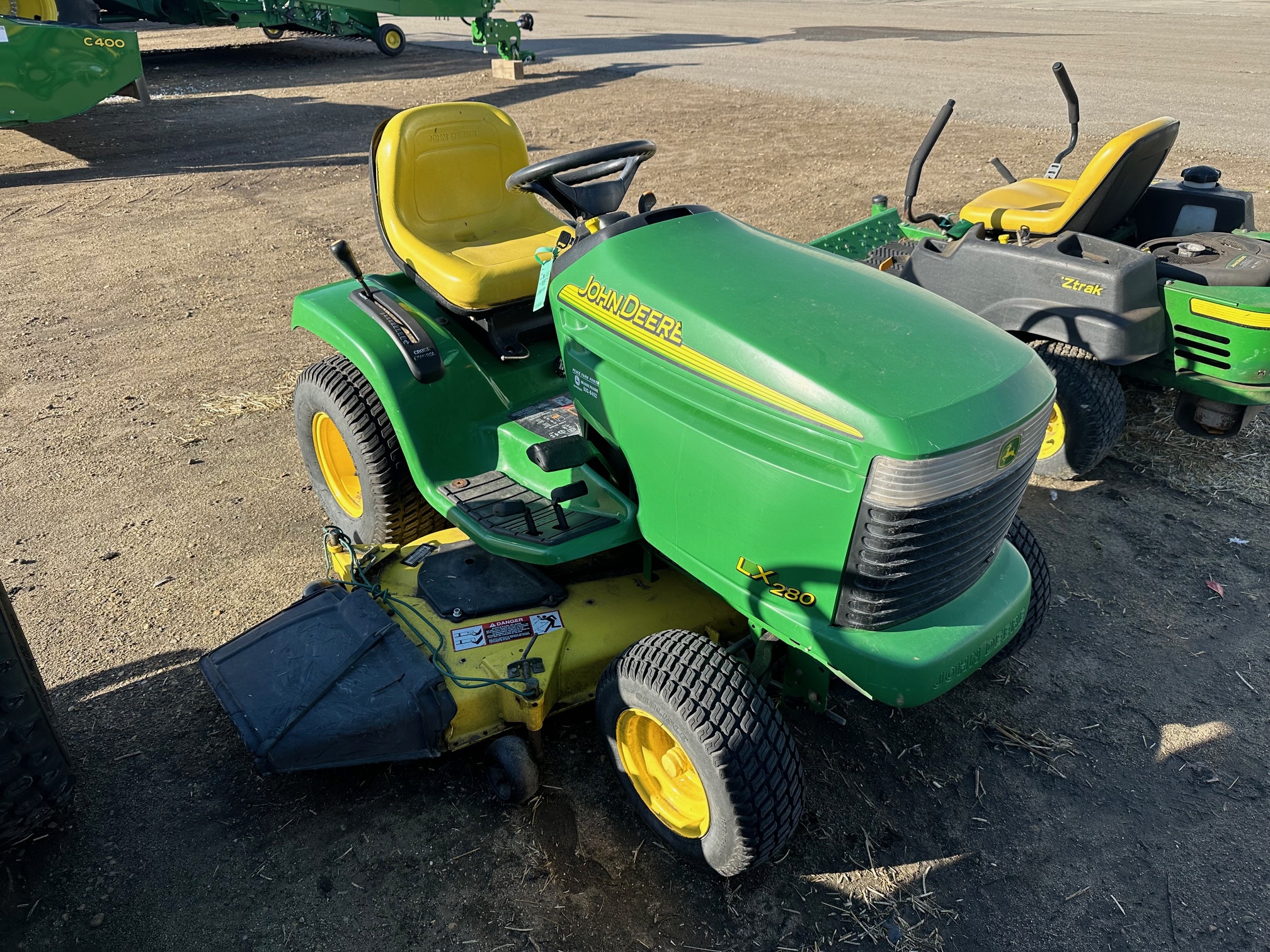 2004 John Deere LX280 Image 2