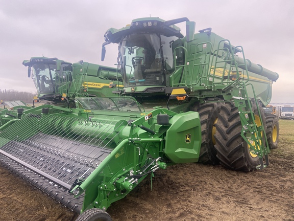Used 2024 John Deere X9 1100 Combines at Horizon Ag & Turf in High Prairie, AB - Photo4