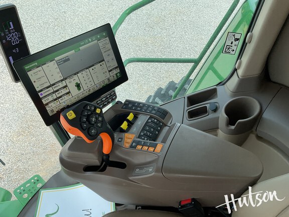 Photo of 2024 John Deere S760
