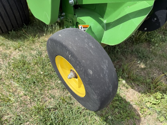 2024 John Deere 561R - Photo11