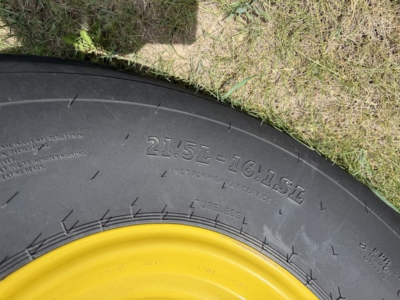 2024 John Deere 561R - Photo12