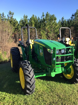 2024 John Deere 5090E Photo 1