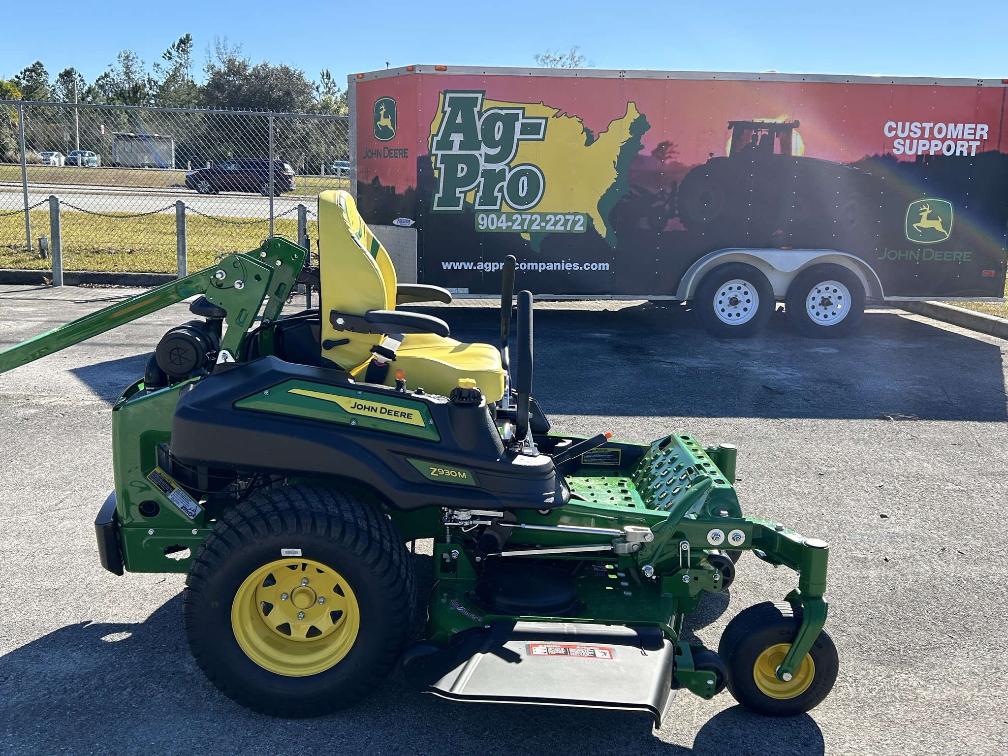 2025 John Deere Z930M Image 1